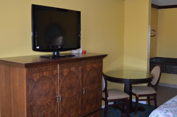 Cloud 9 Inn LAX image 13