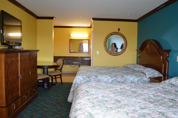 Cloud 9 Inn LAX image 16